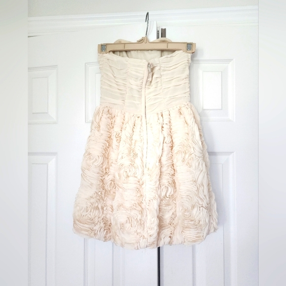 New h&m white rosette dress size 4 - Picture 2 of 2